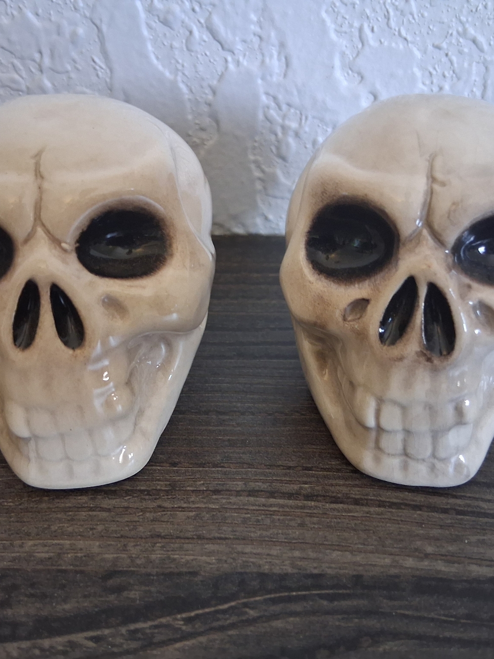 Halloween Ceramic Skull Salt and Pepper Shakers Set Beige Bone Color Glaze